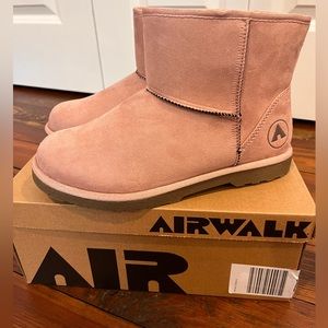 NWT Women’s Airwalk Teddi Boot
